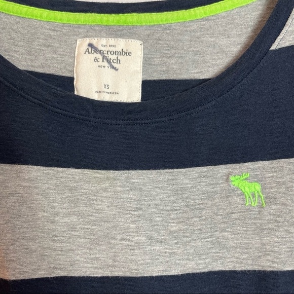 Abercrombie & Fitch XS Women's Wide Striped T-Shirt - Picture 2 of 5